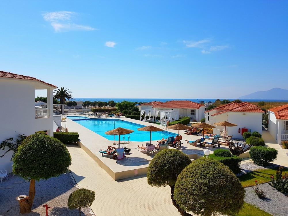 Fito Aqua Bleu Resort Питагорион Экстерьер фото